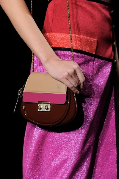 Look 80